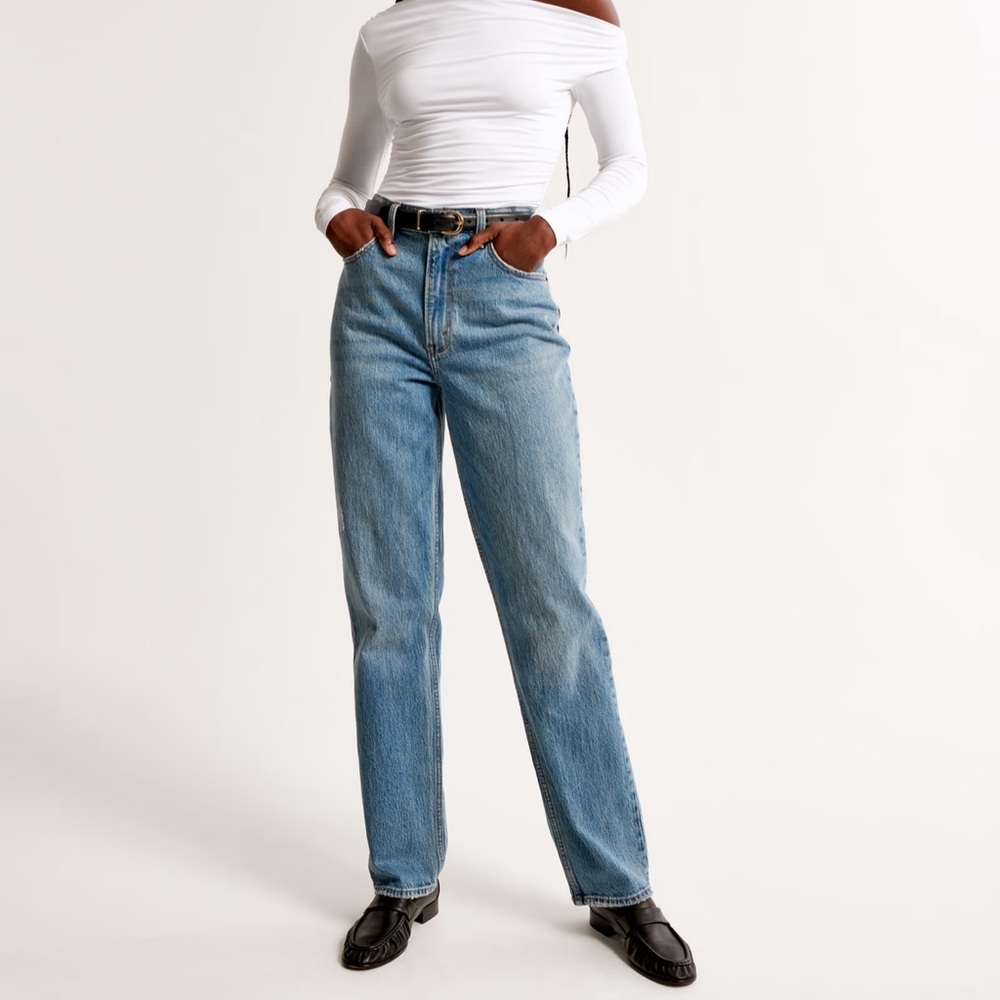 Abercrombie and Fitch Ultra High Rise 90s Straight Jean